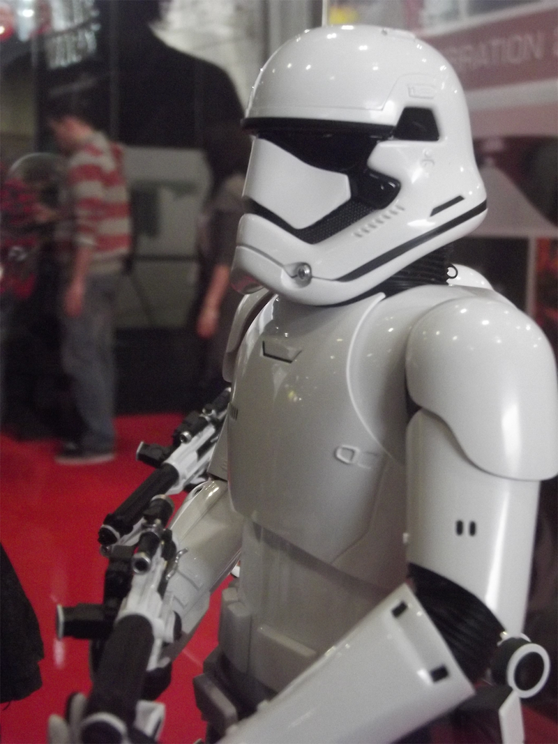 Illustration for article titled Getting Up Close With Hot Toys' Amazing The Force Awakens Figures